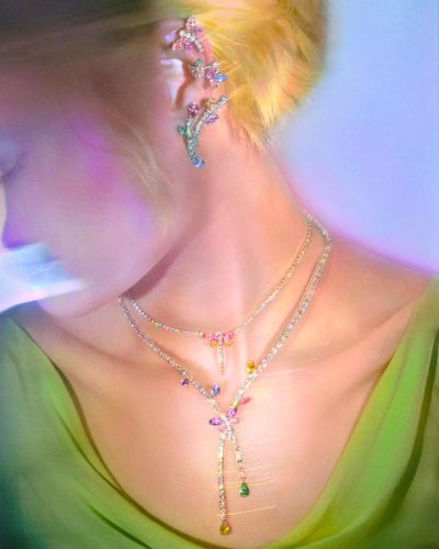 Swarovski e Ariana Grande: collab - Foto: Divulgação