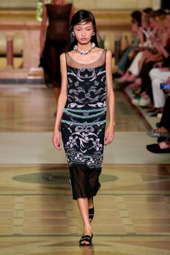 Tory Burch, verão 2026 - Foto: Reprodução/Vogue Runway