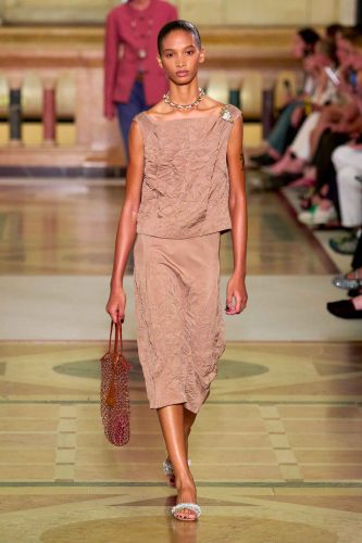 Tory Burch, verão 2026 - Foto: Reprodução/Vogue Runway