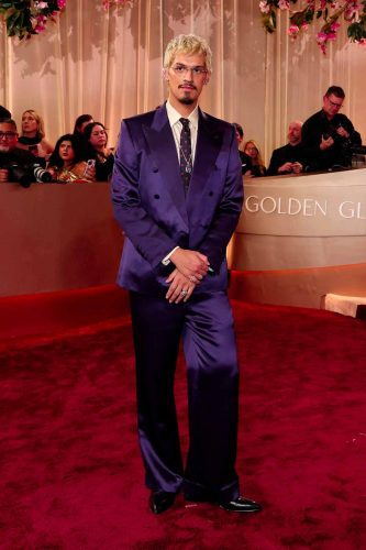 Omar Apollo veste Valentino - Foto: Divulgação