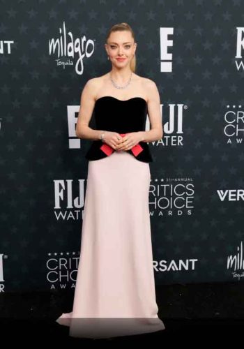 Amanda Seyfried veste Valentino - Foto: Divulgação