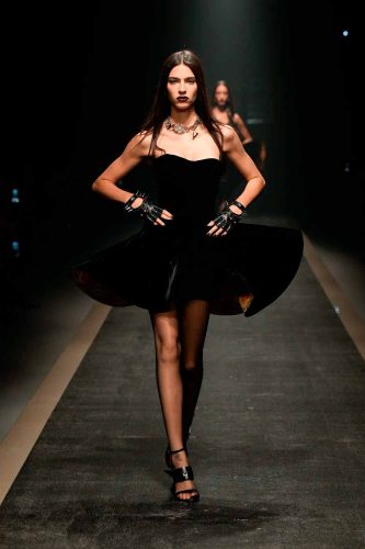 Versace, inverno 2025 - Foto: Reprodução/Vogue Runway