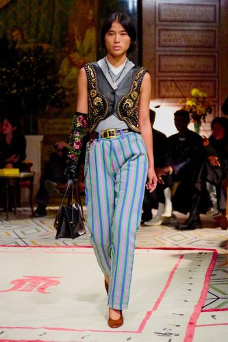 Versace, verão 2026 - Foto: Reprodução/Vogue Runway