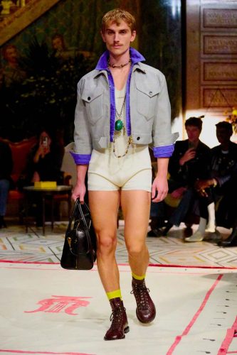 Versace, verão 2026 - Foto: Reprodução/Vogue Runway