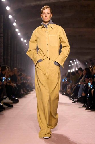 Victoria Beckham, inverno 2025 - Foto: Reprodução/Vogue Runway