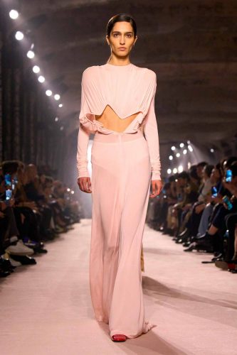 Victoria Beckham, inverno 2025 - Foto: Reprodução/Vogue Runway