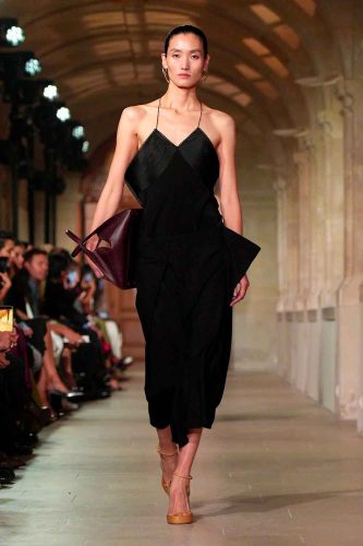 Victoria Beckham, verão 2026 - Foto: Reprodução/Vogue Runway