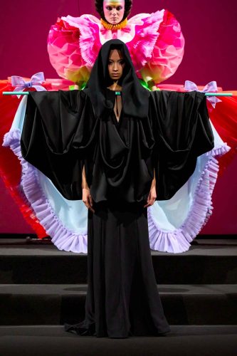 Viktor & Rolf alta-costura, verão 2026 - Foto: Reprodução/Vogue Runway