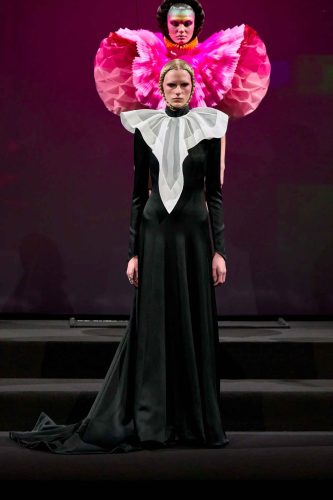 Viktor & Rolf alta-costura, verão 2026 - Foto: Reprodução/Vogue Runway