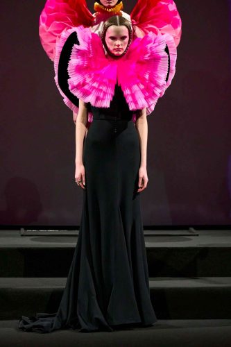 Viktor & Rolf alta-costura, verão 2026 - Foto: Reprodução/Vogue Runway