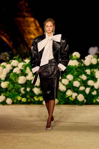 Yves Saint Laurent, verão 2026 - Foto: Reprodução/Vogue Runway